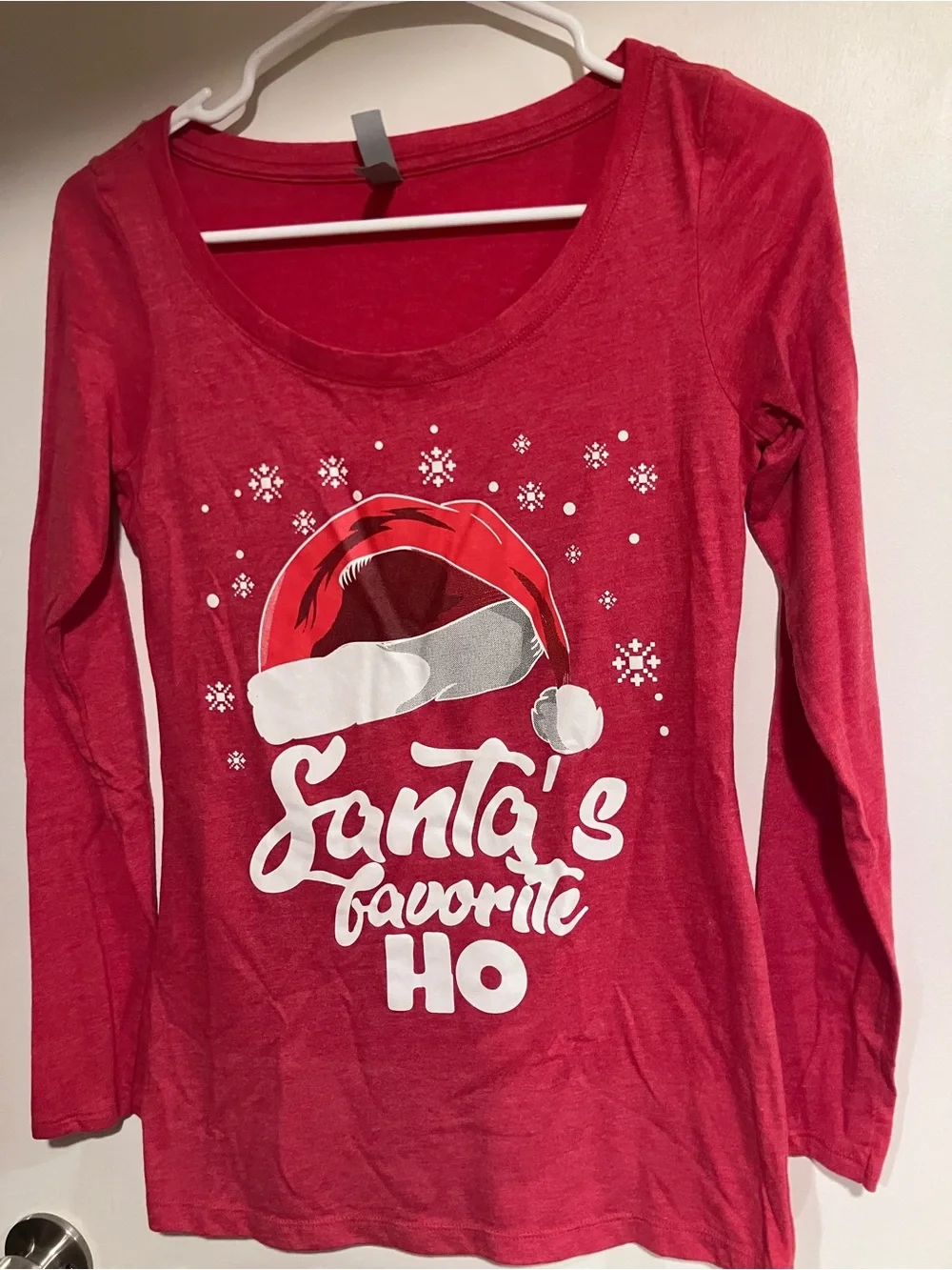 Next Level Santa’s Favorite Ho Red Heather Long Sleeve Shirt Graphic Tee Small